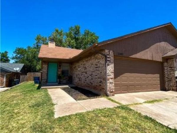 1105 Parkview Drive, Midwest City, OK 73110