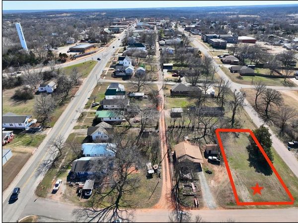 115 W 3rd Street, Chandler, OK 74834