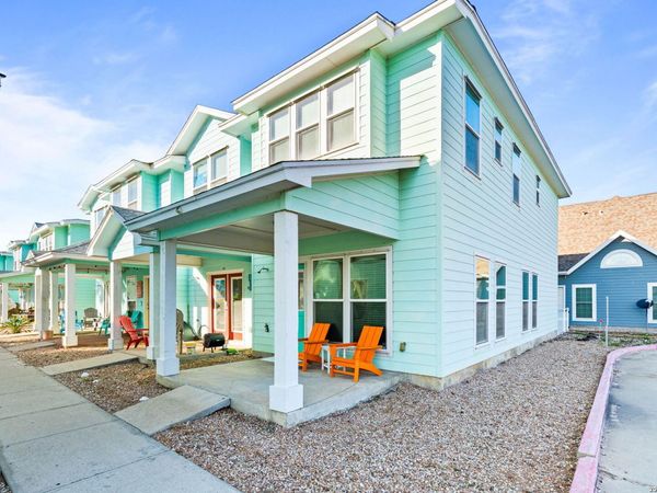 2120 11th St, Unit 404, Port Aransas, TX 78373