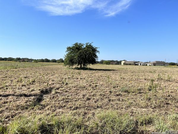 148 Colt, Natalia, TX 78059