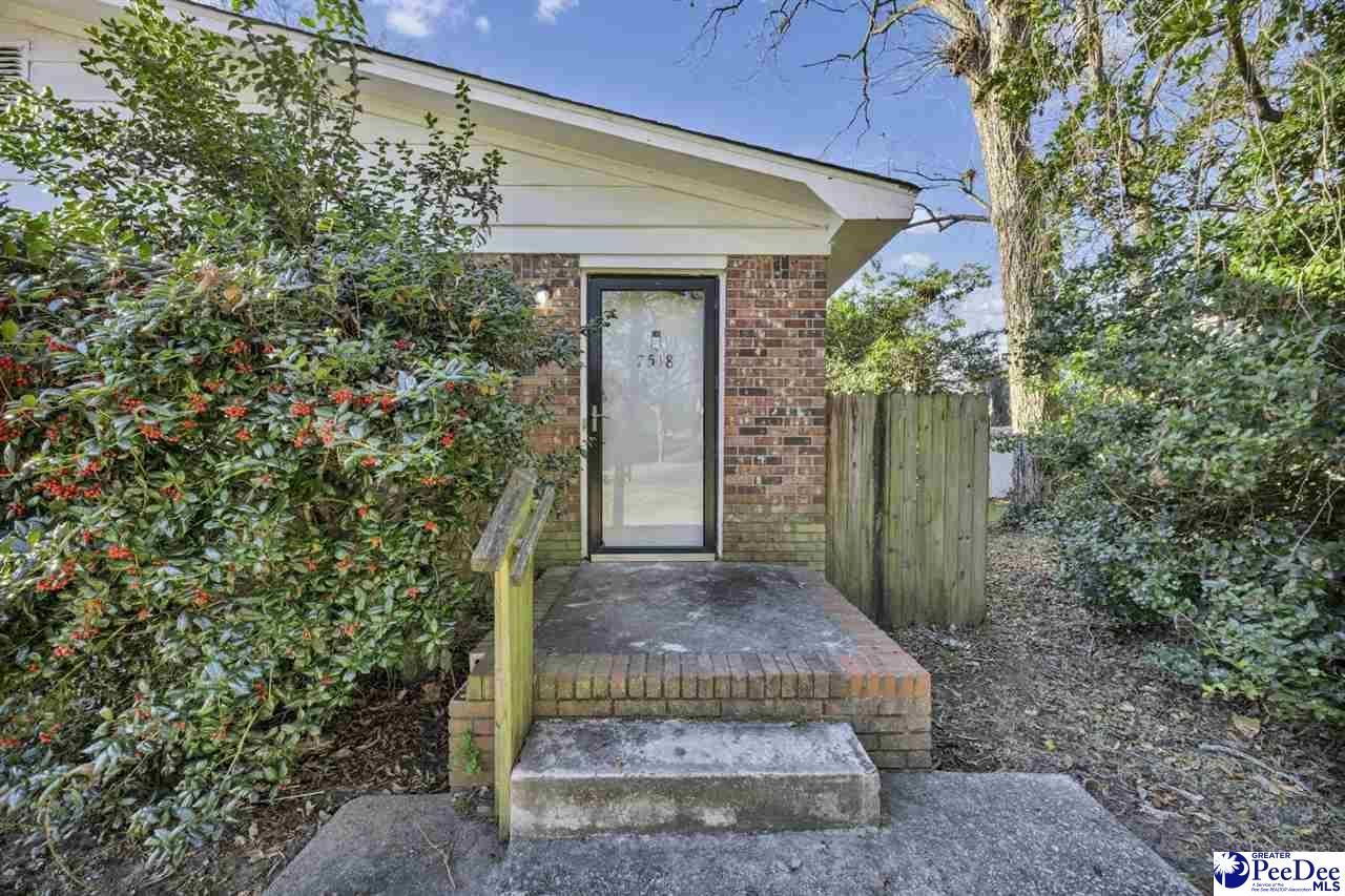 7520 Pell Street Photo 4