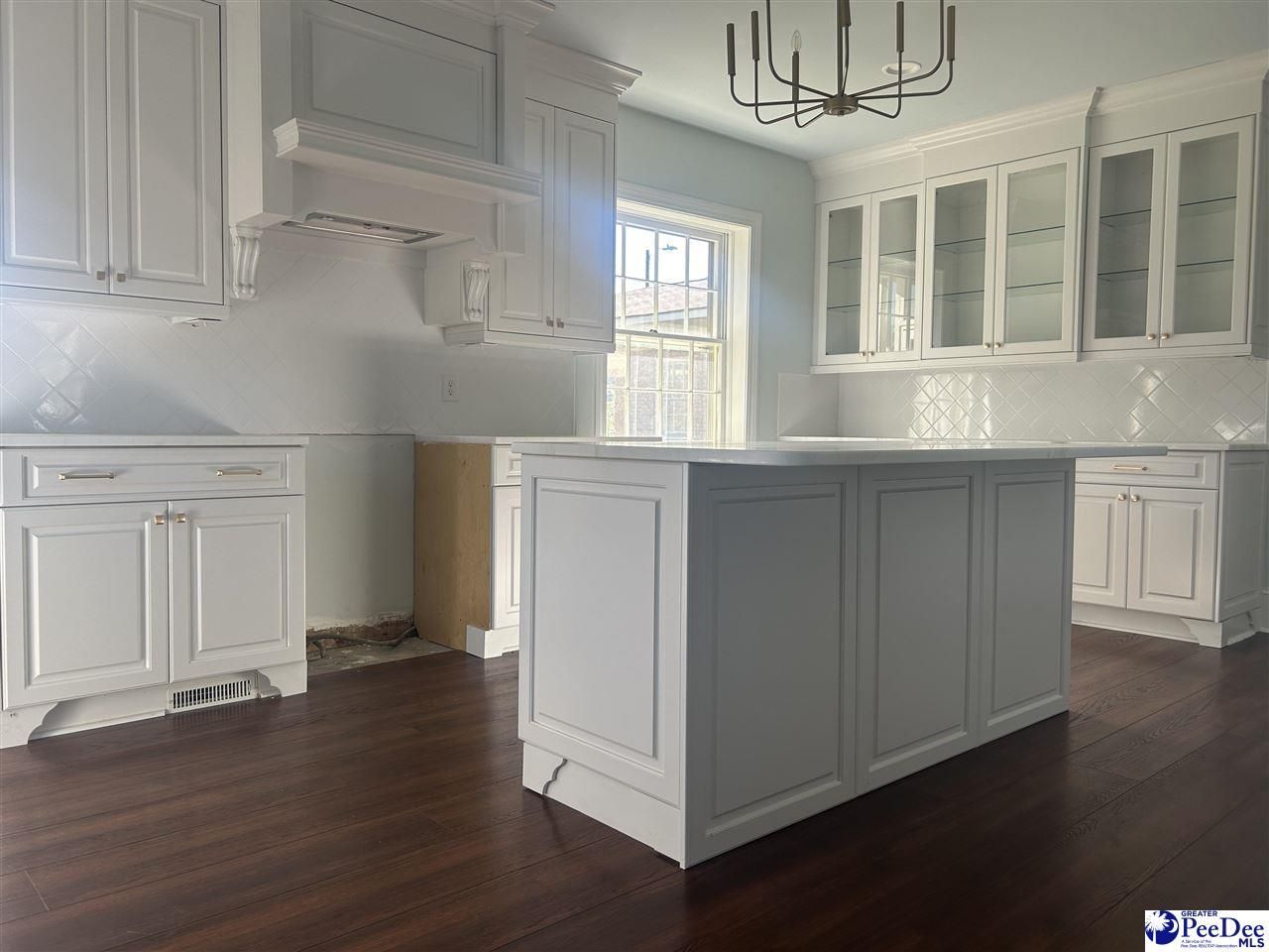 615 E Main St. Photo 14