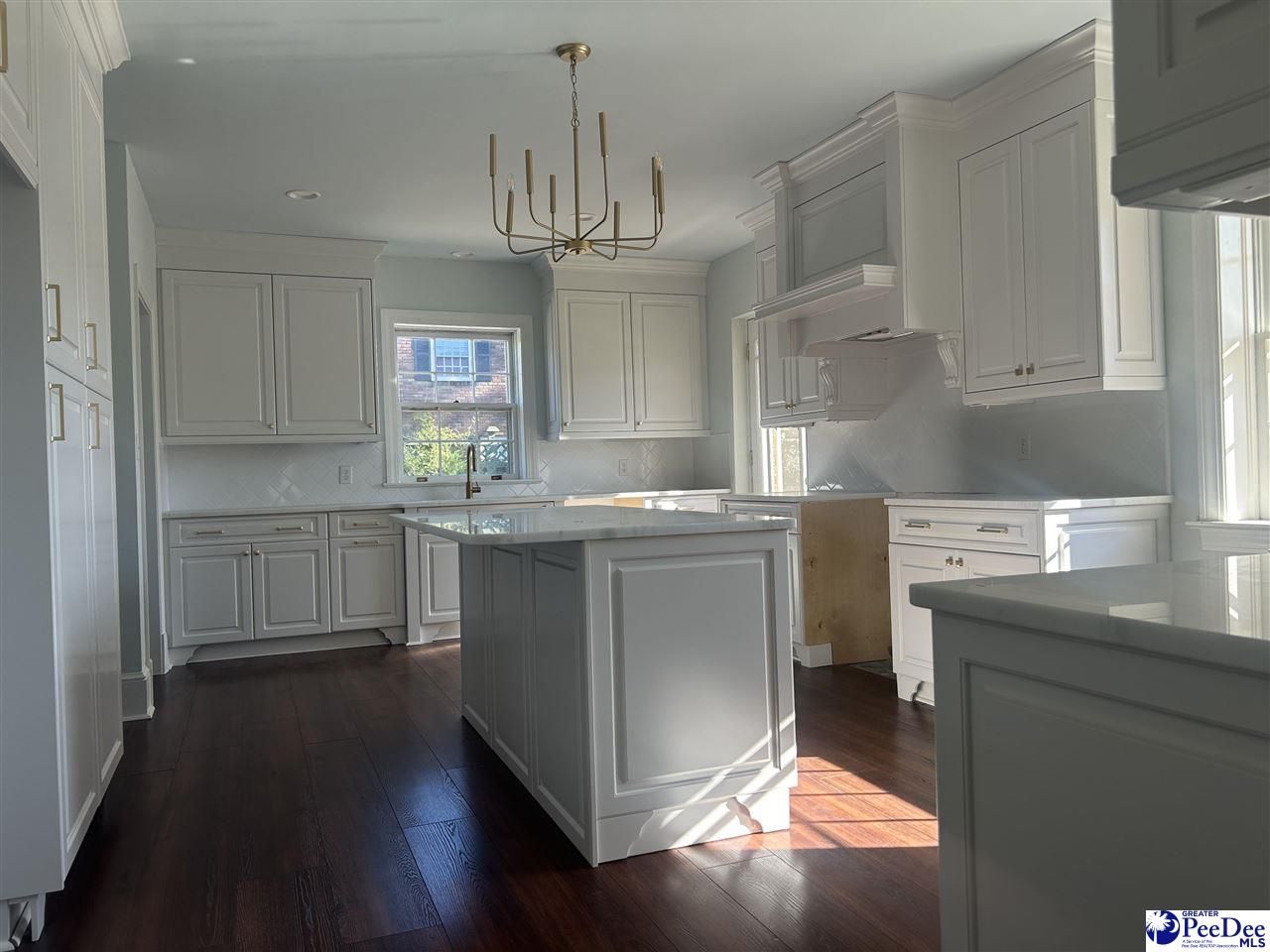 615 E Main St. Photo 15