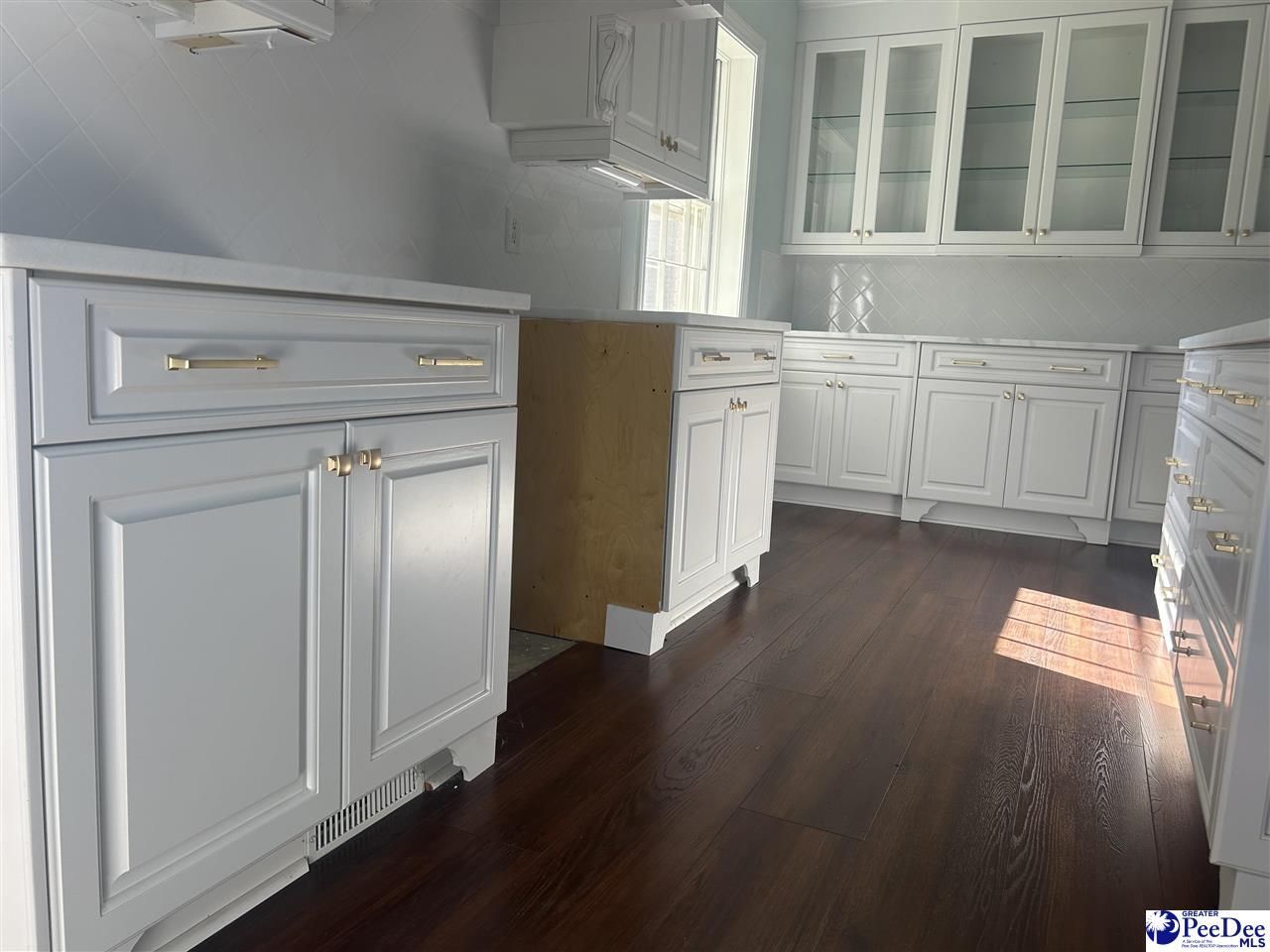 615 E Main St. Photo 16