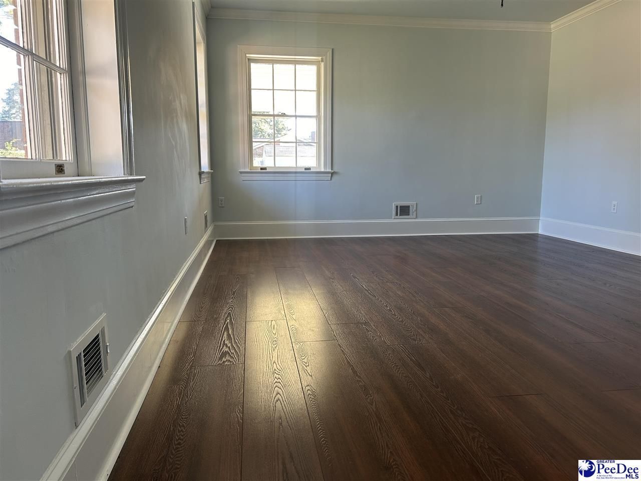 615 E Main St. Photo 27