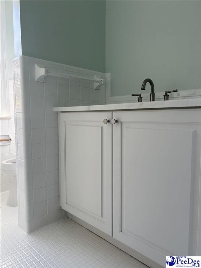 615 E Main St. Photo 28