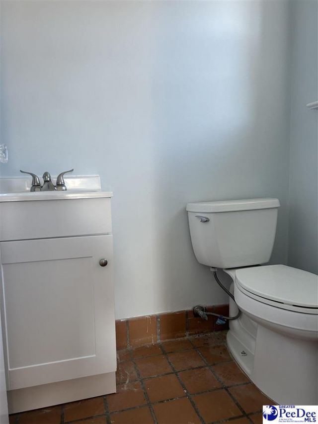 615 E Main St. Photo 33