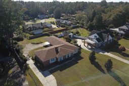 615 E Main St. photo 4