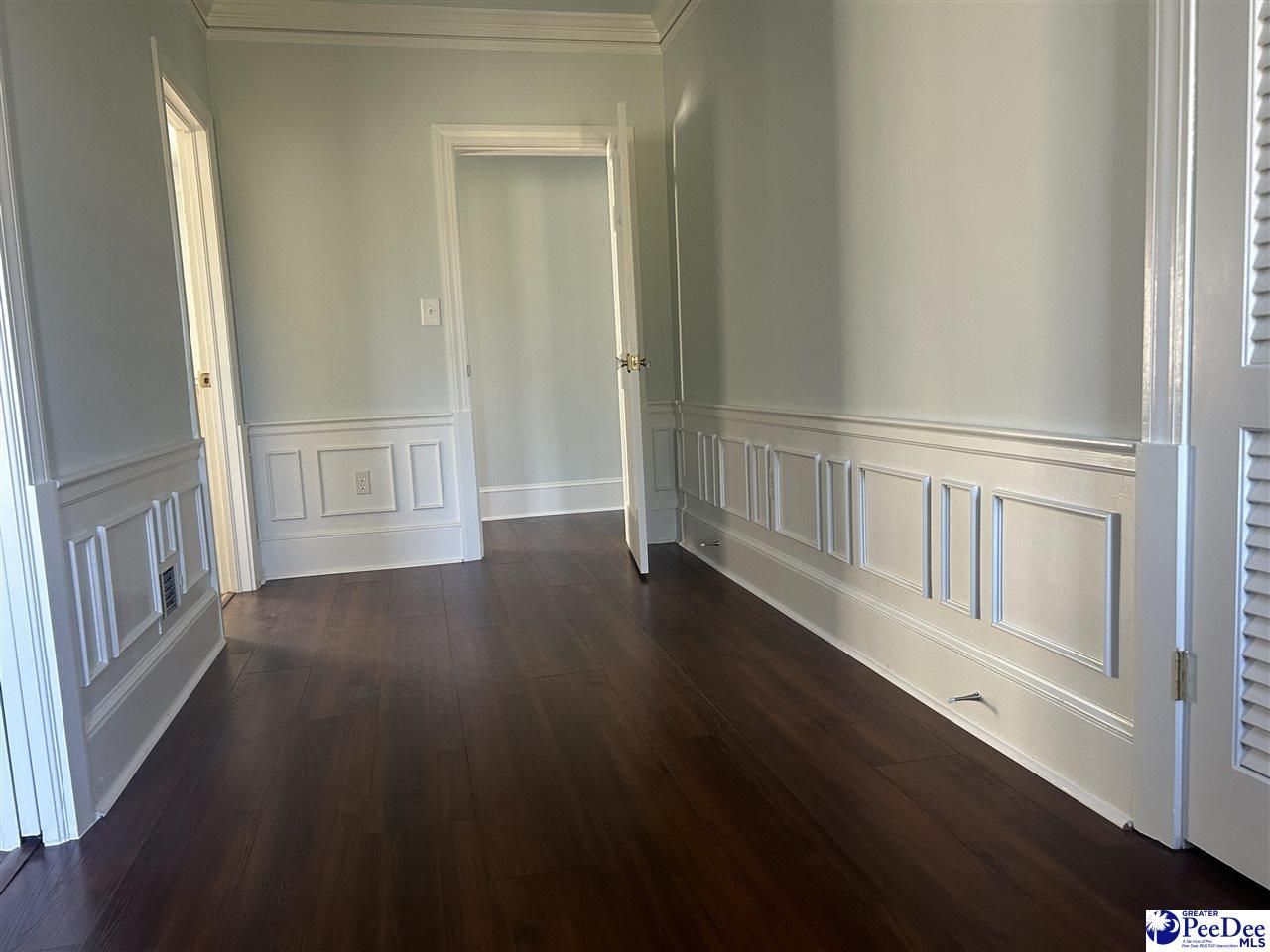 615 E Main St. Photo 9