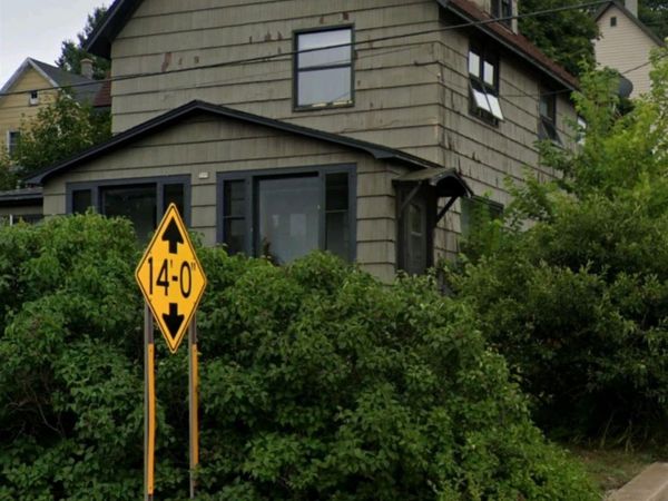 309 W Montezuma Avenue, Houghton, MI 49931