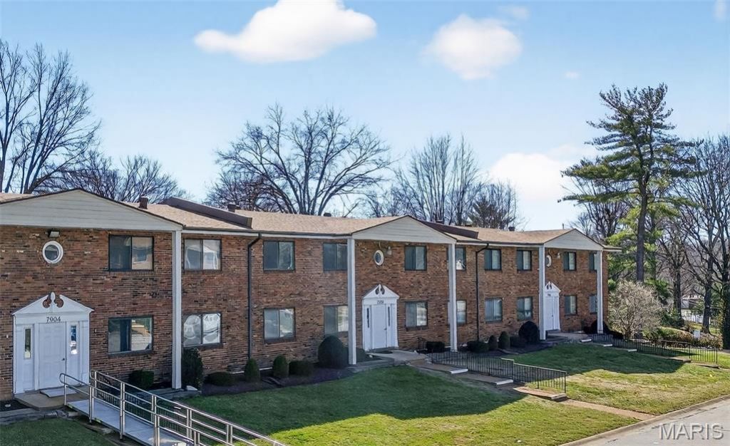 7908 Camelot Lane, Unit 4, Saint Louis, MO 63123 Main Photo