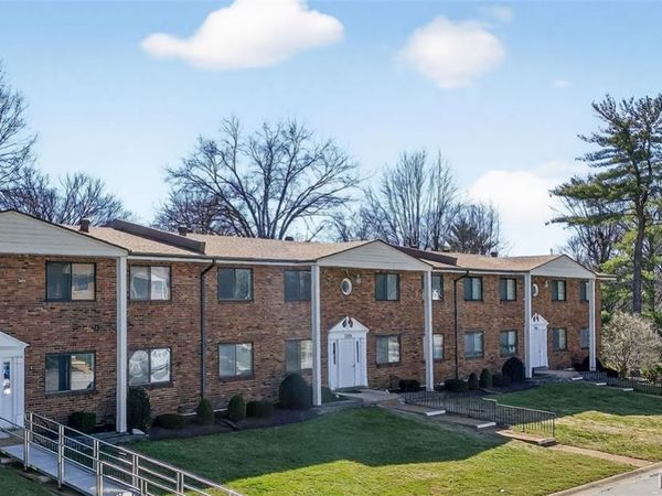 7908 Camelot Lane, Unit 4, St Louis, MO 63123
