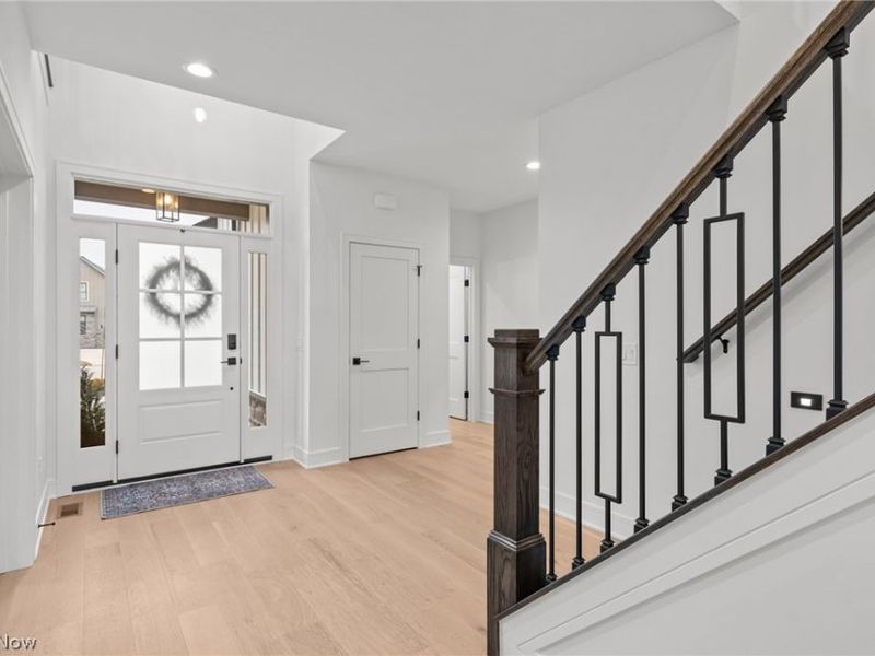 3525 Rembrandt Lane, Cleveland, OH 44124 Photo 2