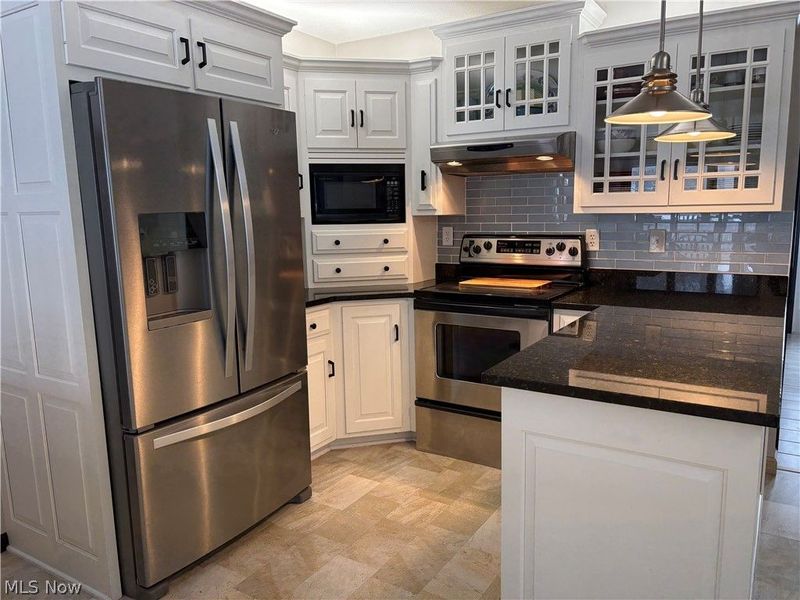 32612 Redwood Boulevard, Avon Lake, OH 44012 Photo 9