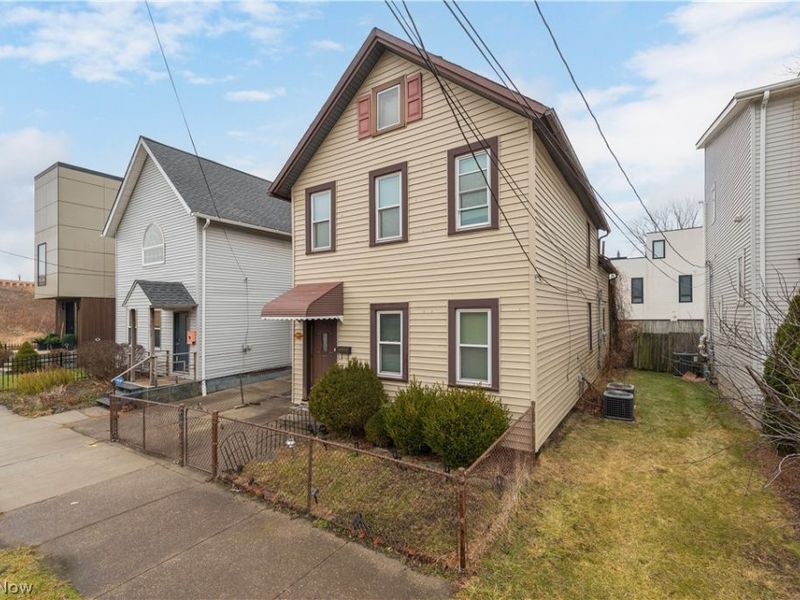 2051 W 18 Street, Cleveland, OH 44113 Photo 2