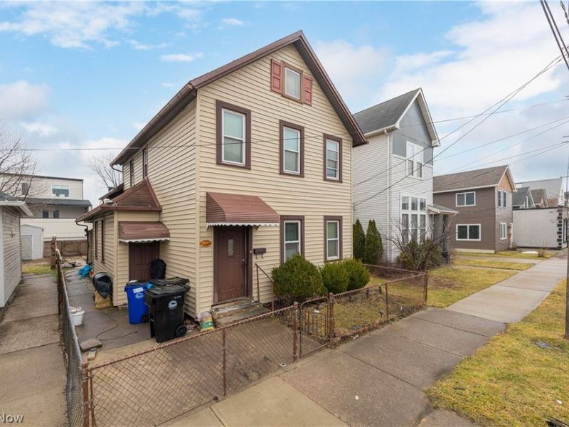 2051 W 18 Street, Cleveland, OH 44113 Photo 3