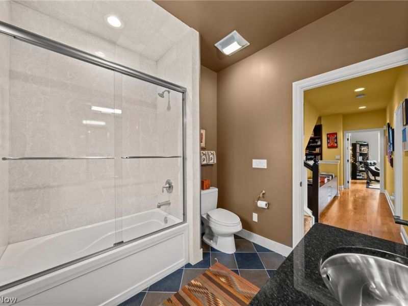 1589 E 118th Street, Cleveland, OH 44106 Photo 28