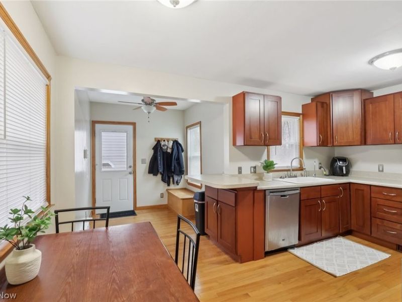 365 Larkin Avenue, Akron, OH 44305 Photo 7