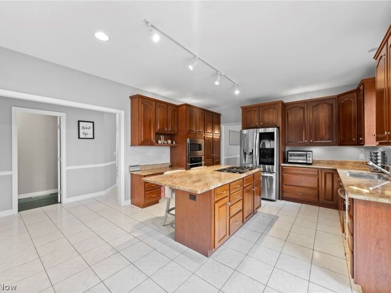 39700 Alsace Court, Solon, OH 44139 Photo 23