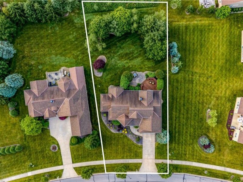 36965 Wexford Drive, Solon, OH 44139 Photo 2