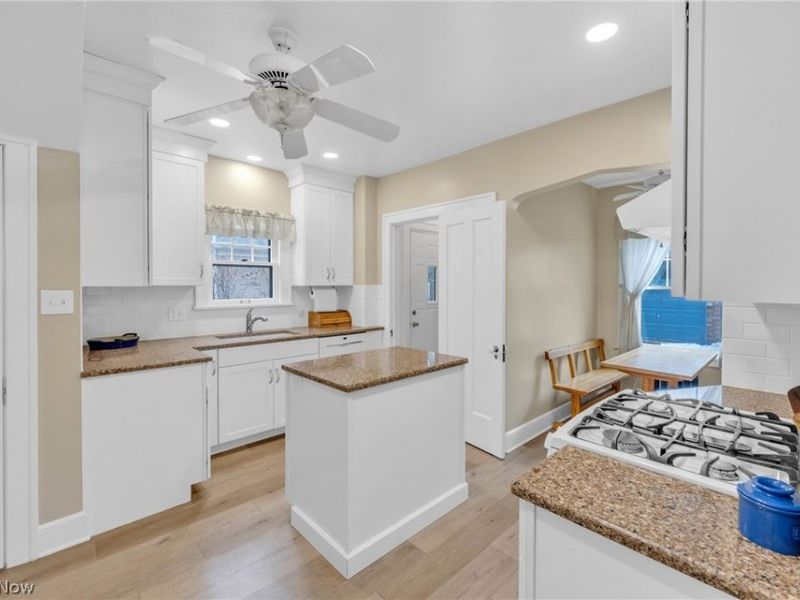 20791 Lake Road, Rocky River, OH 44116 Photo 13