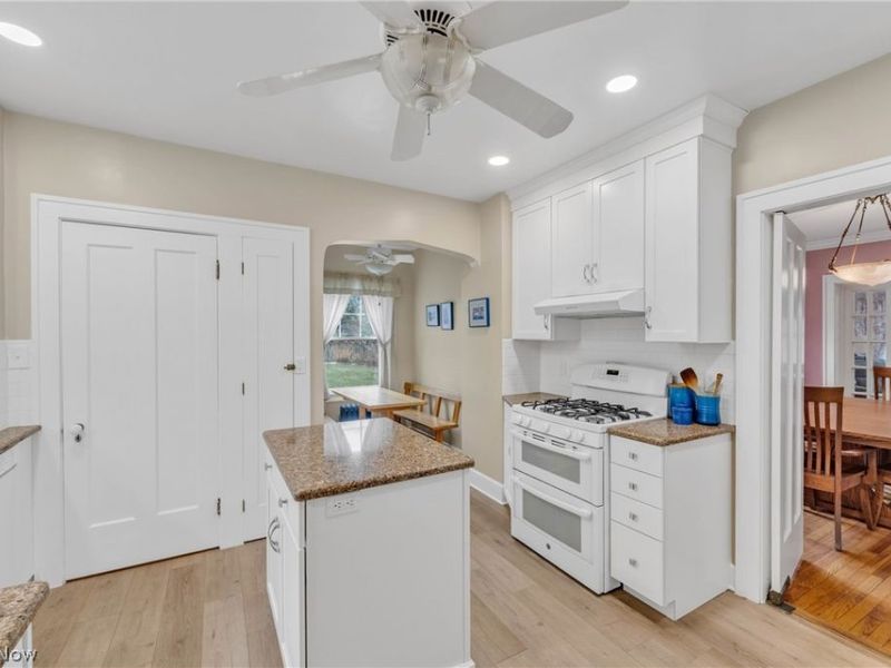 20791 Lake Road, Rocky River, OH 44116 Photo 16