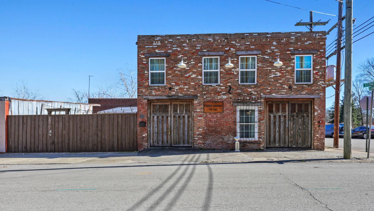 226 Pleasant Street, Paris, KY 40361 Main Photo