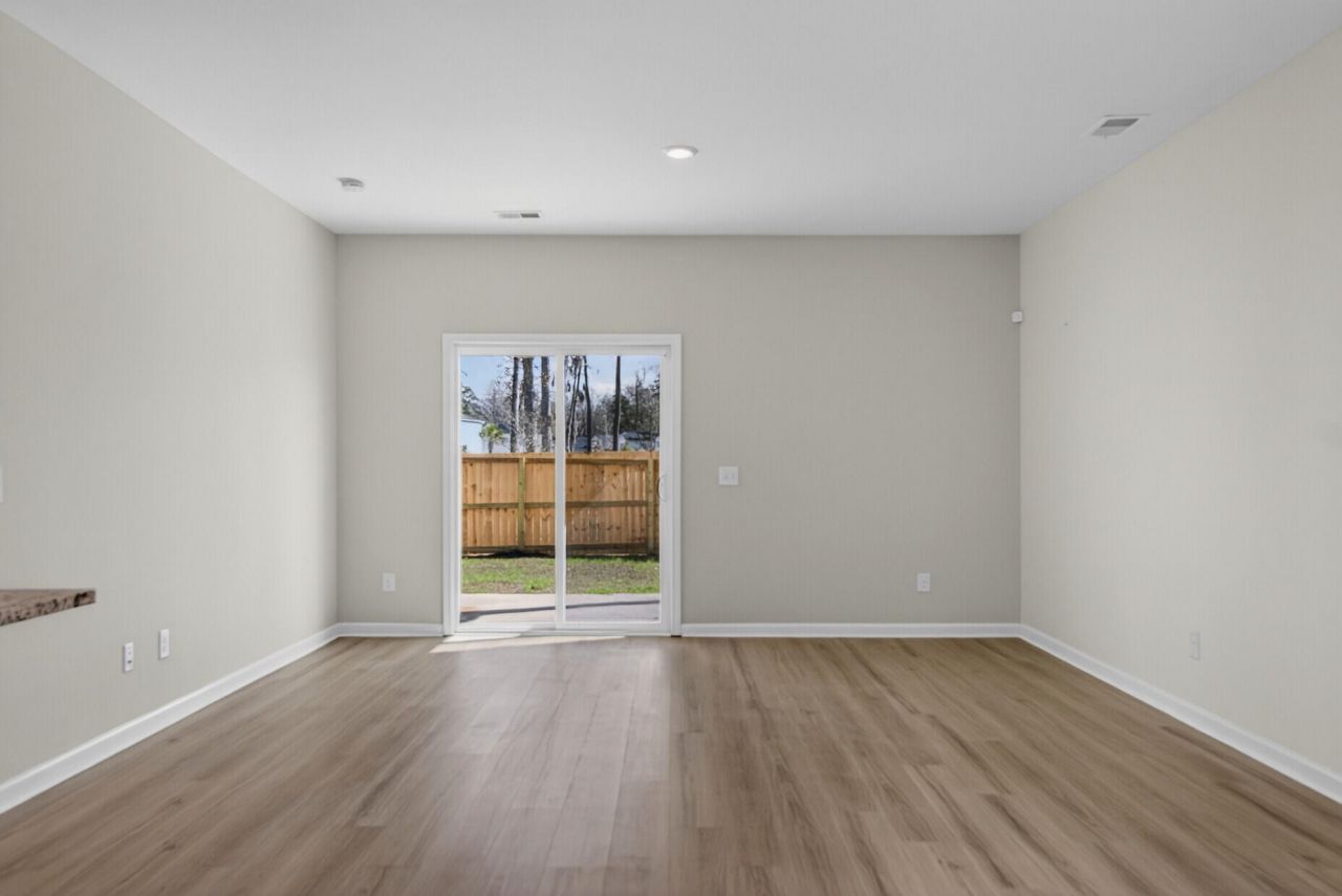 432 Minim Street Photo 11