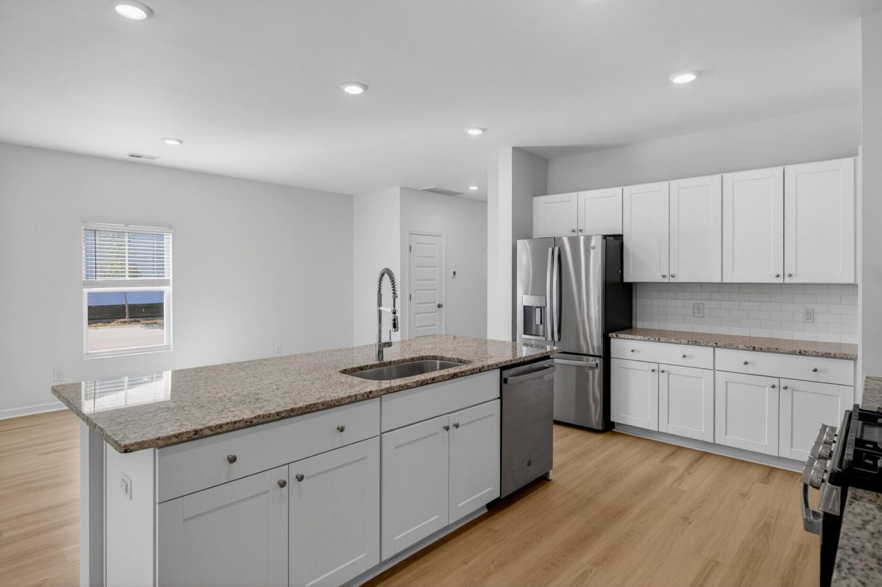 432 Minim Street Photo 6