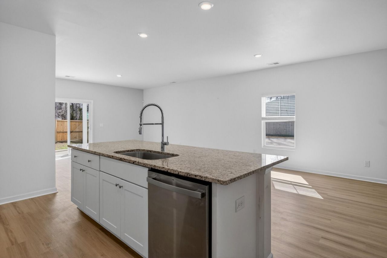 432 Minim Street Photo 9