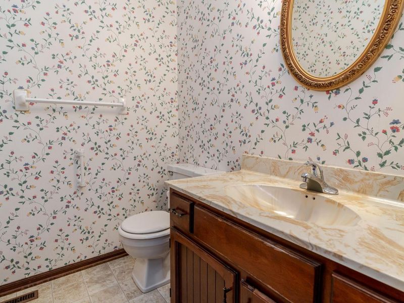 1685 Becket Avenue, Columbus, OH 43235 Photo 18