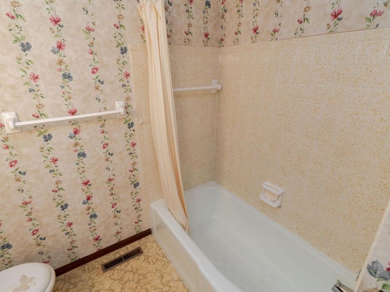 1685 Becket Avenue, Columbus, OH 43235 Photo 30