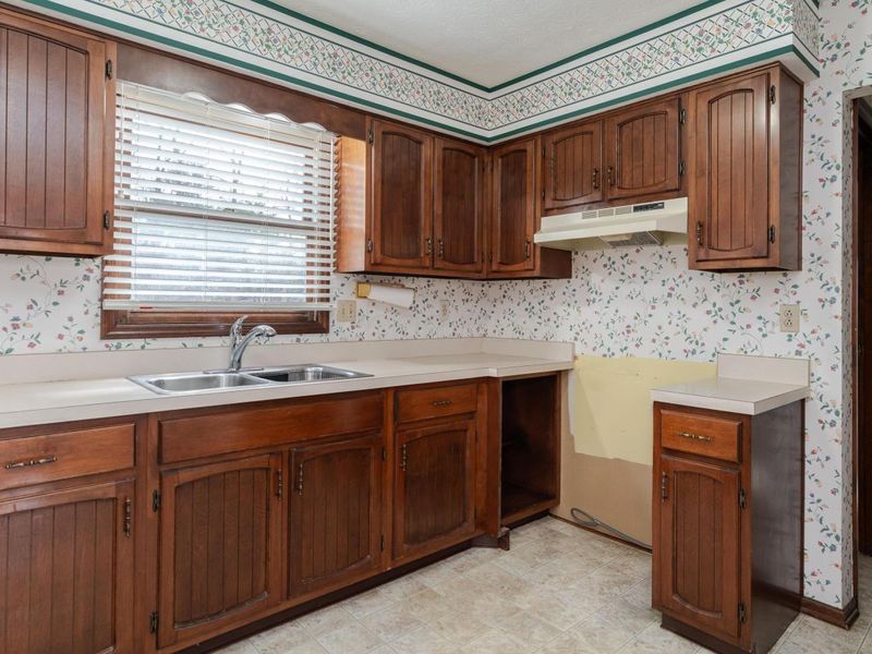 1685 Becket Avenue, Columbus, OH 43235 Photo 9