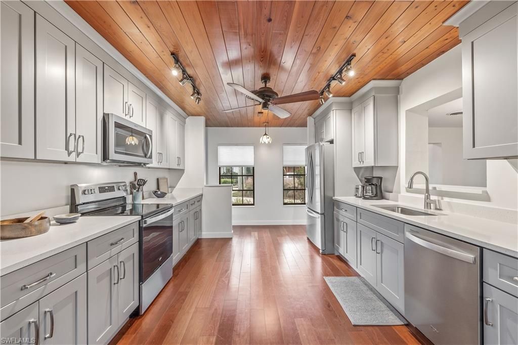 3209 W Riverside Dr, Fort Myers, FL 33901 Photo