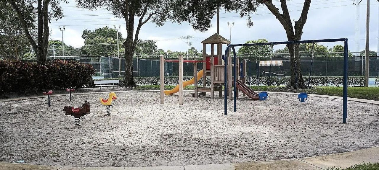 1225 Avondale Lane, West Palm Beach, FL 33409 Photo