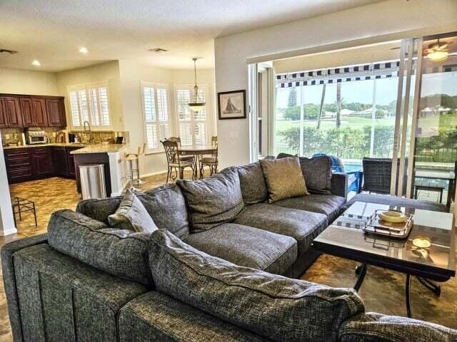 1225 Avondale Lane, West Palm Beach, FL 33409 Photo