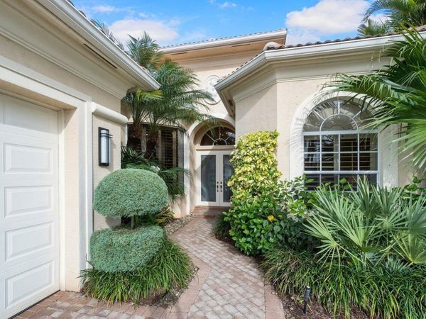 237 Porto Vecchio Way, Palm Beach Gardens, FL 33418
