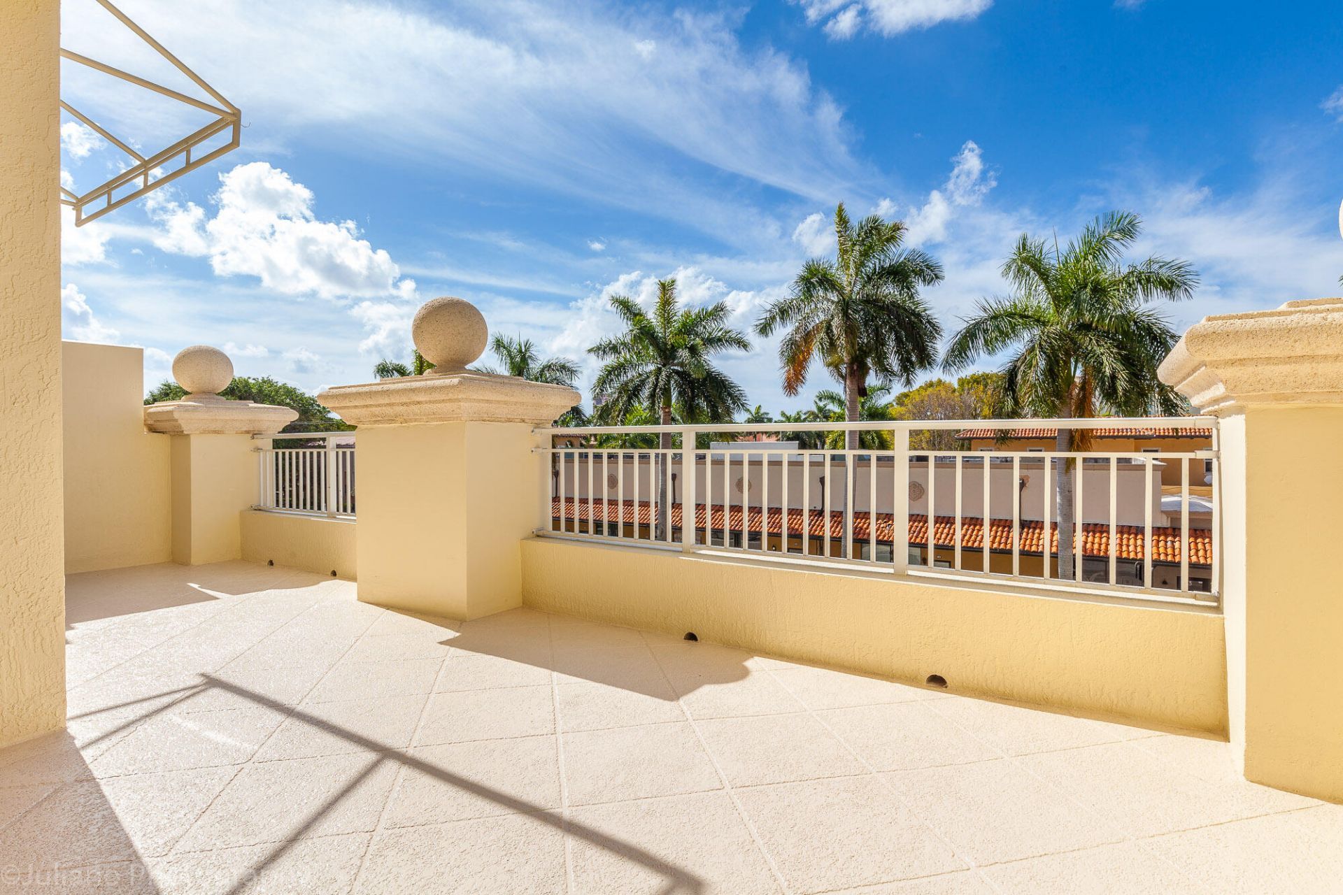99 SE Mizner Boulevard, Unit 323, Boca Raton, FL 33432 Photo