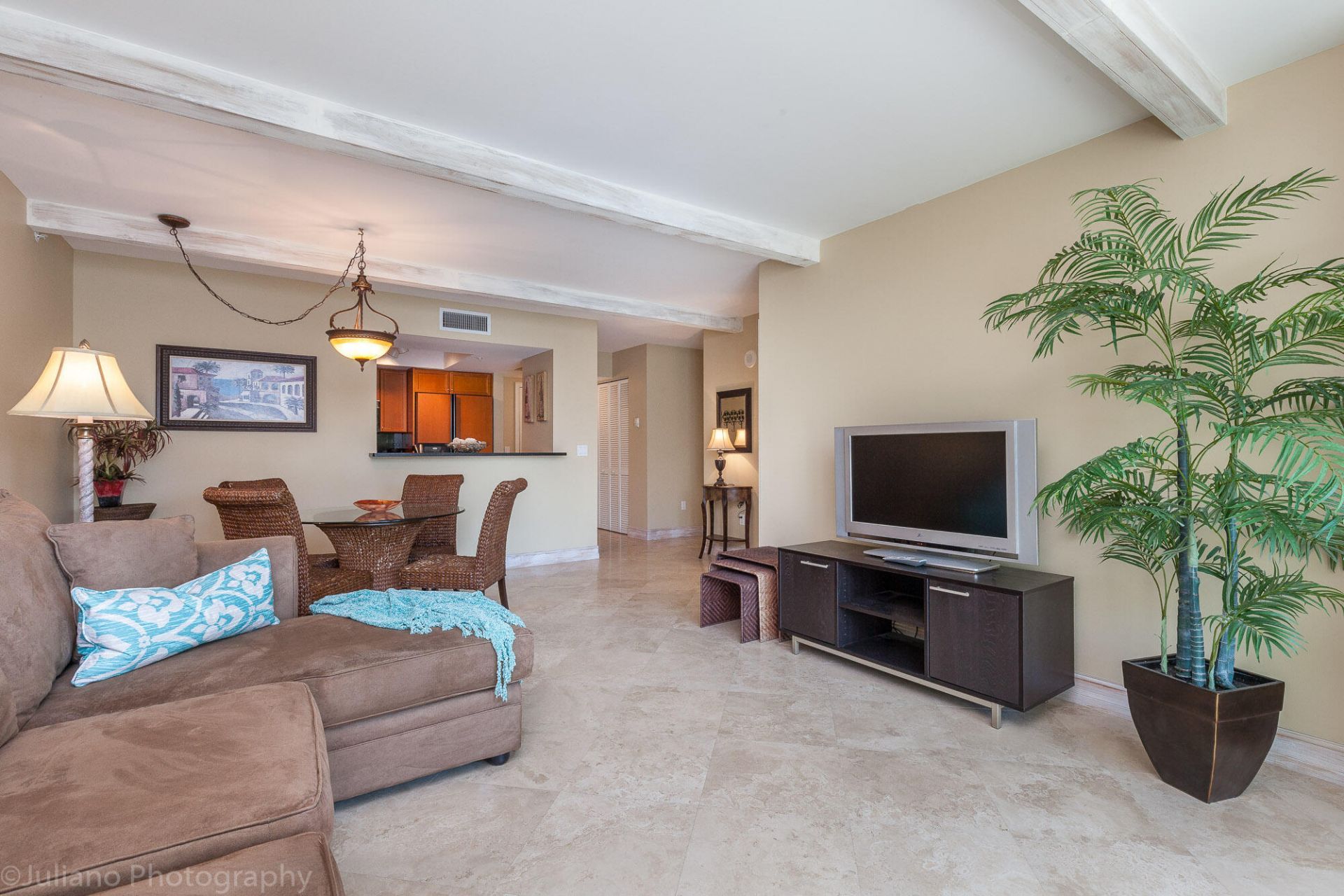 99 SE Mizner Boulevard, Unit 323, Boca Raton, FL 33432 Photo