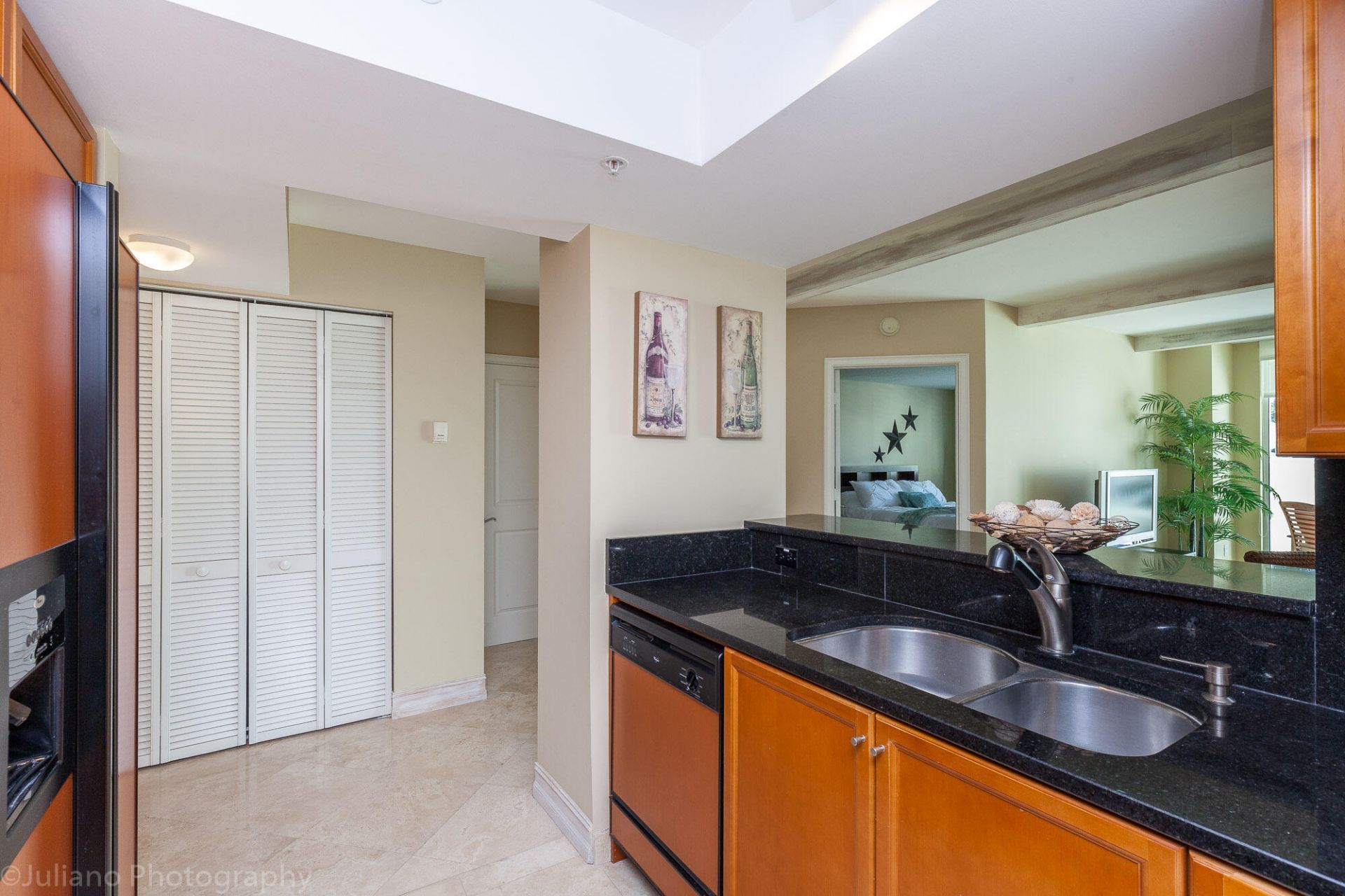99 SE Mizner Boulevard, Unit 323, Boca Raton, FL 33432 Photo