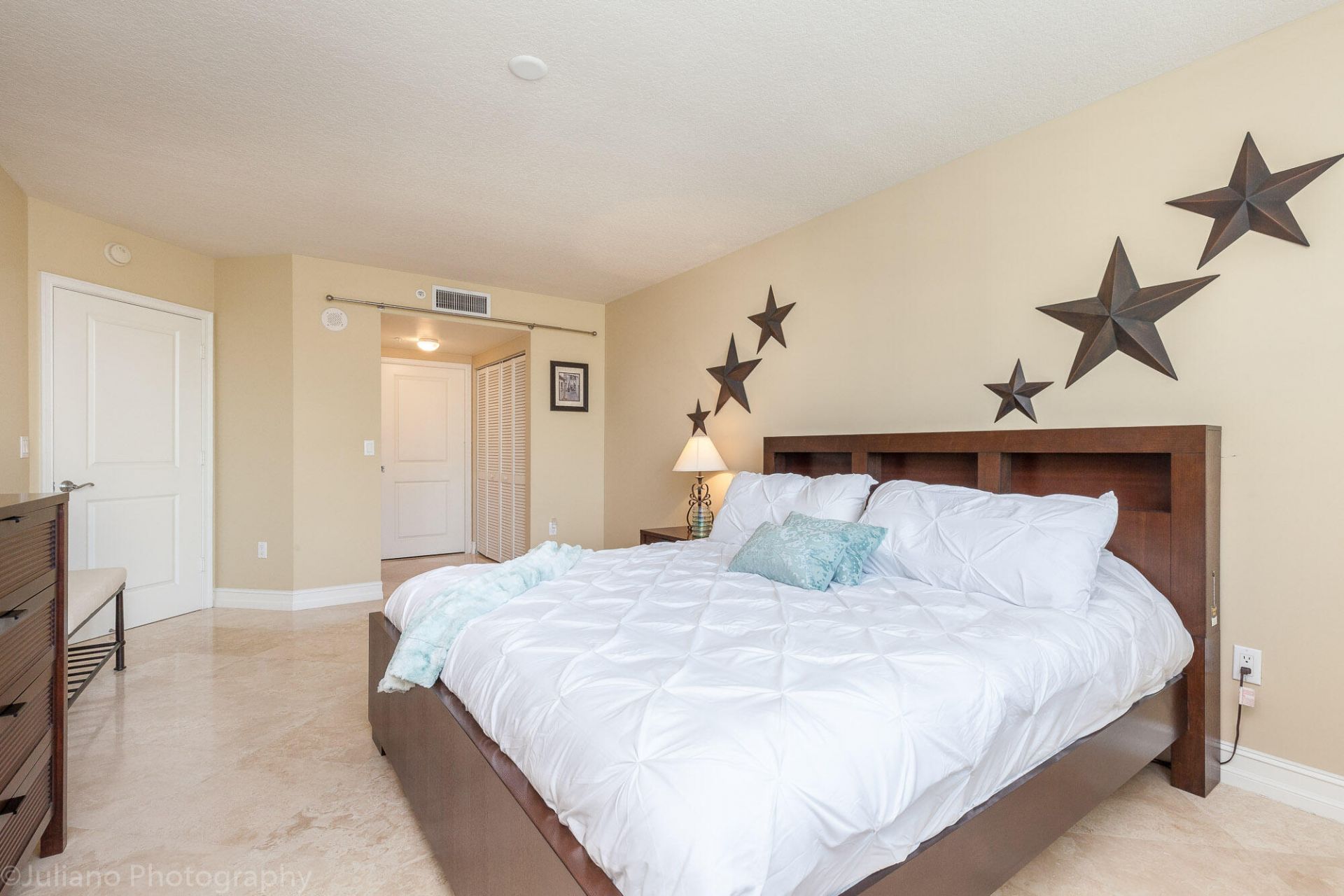 99 SE Mizner Boulevard, Unit 323, Boca Raton, FL 33432 Photo