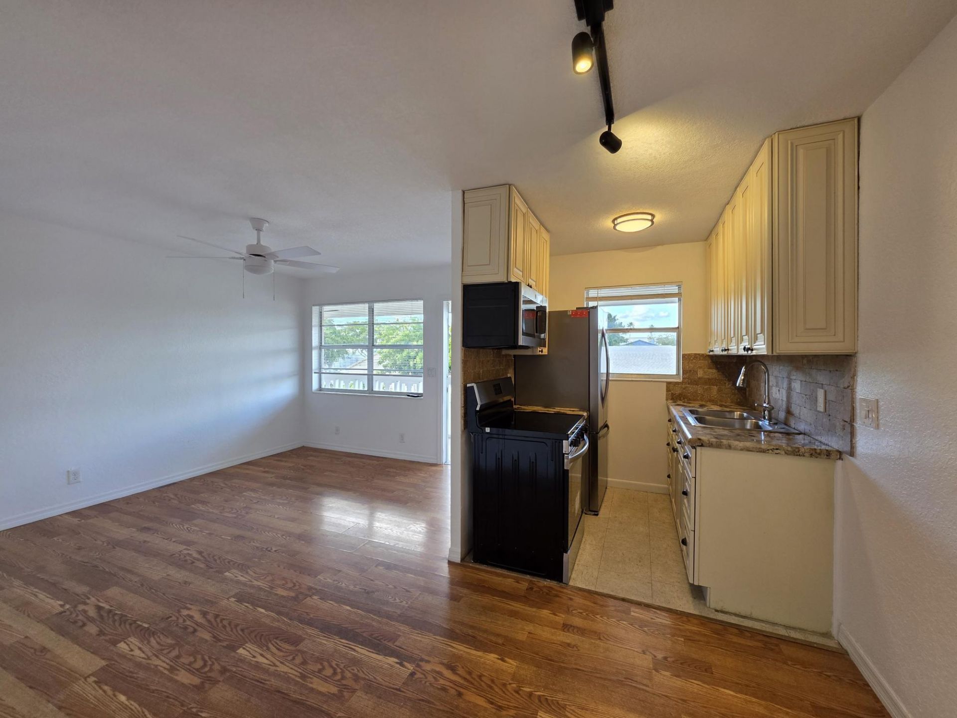 201 S J Street, Unit 8, Lake Worth Beach, FL 33460 Photo