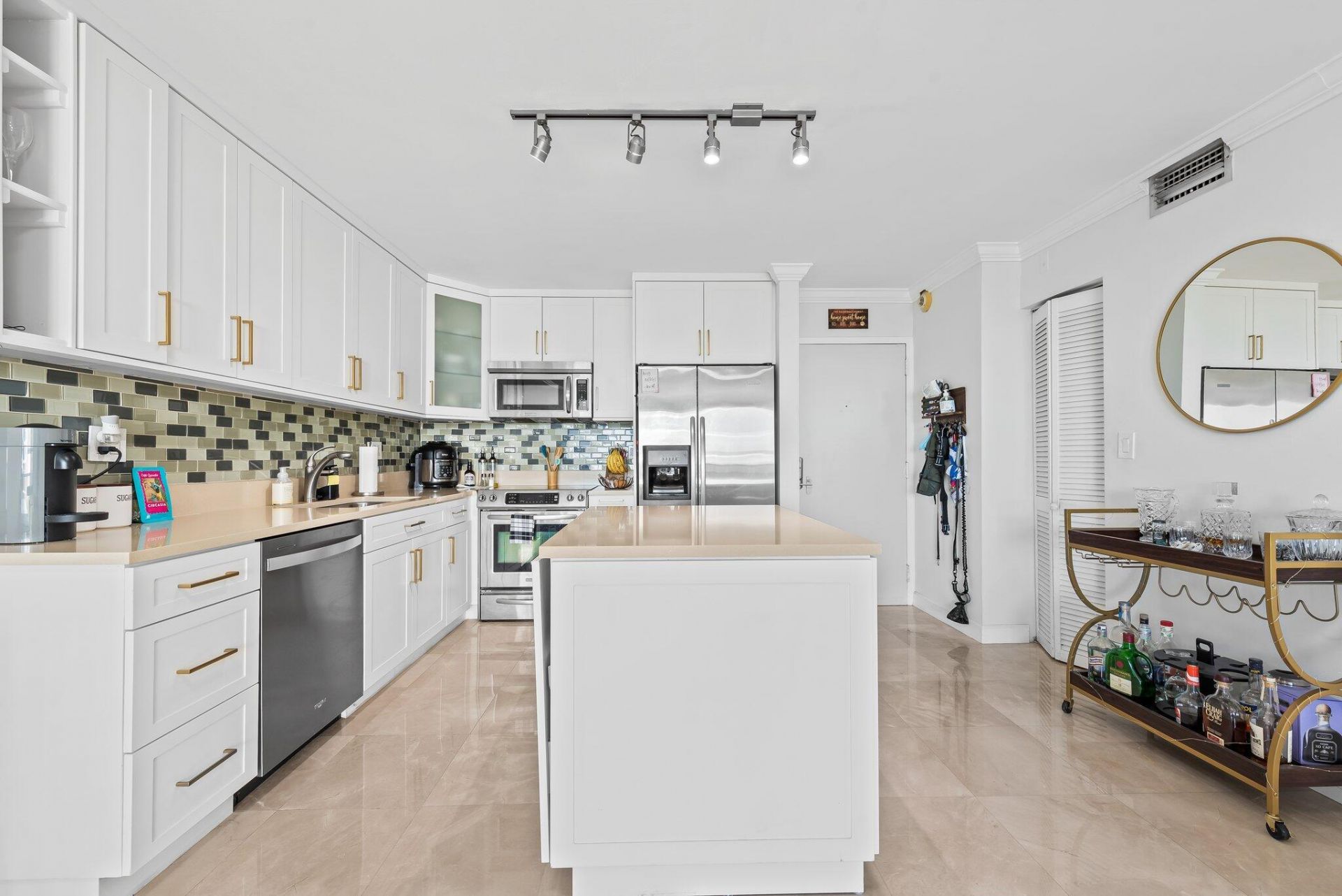 600 NE 36th Street, Unit 606, Miami, FL 33137 Photo