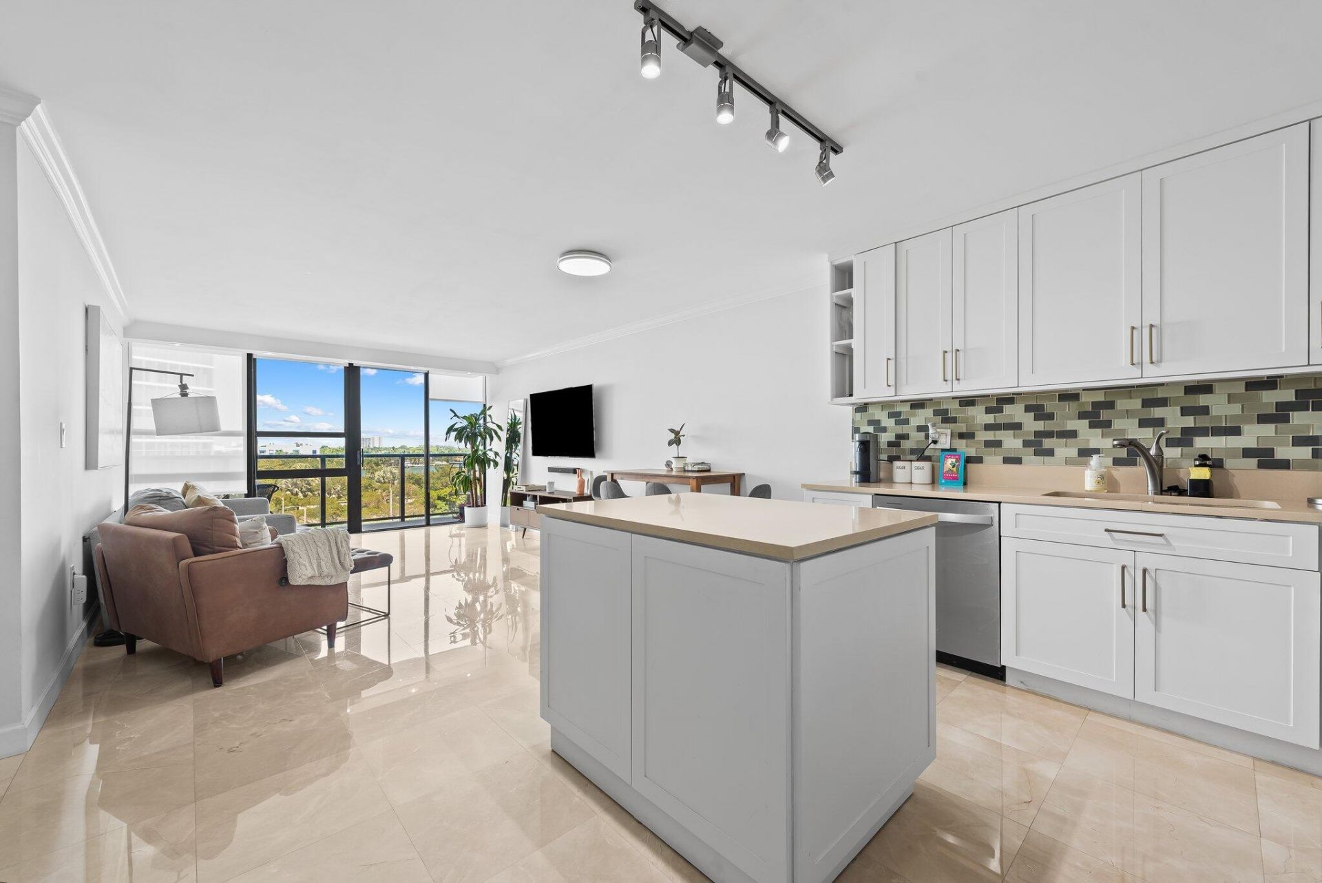 600 NE 36th Street, Unit 606, Miami, FL 33137 Photo