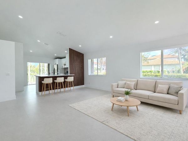 20841 NW 1st Street, Pembroke Pines, FL 33029