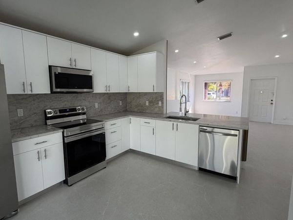 20841 NW 1st Street, Pembroke Pines, FL 33029