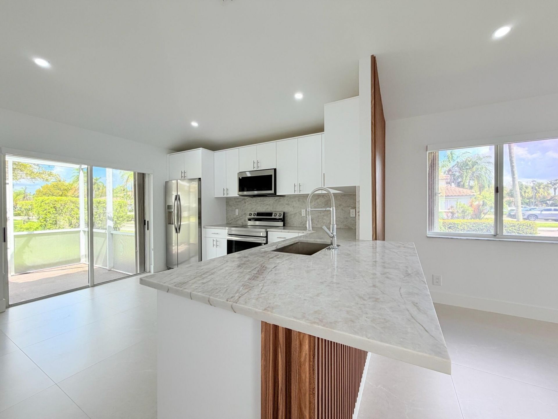 20841 NW 1st Street, Pembroke Pines, FL 33029 Photo