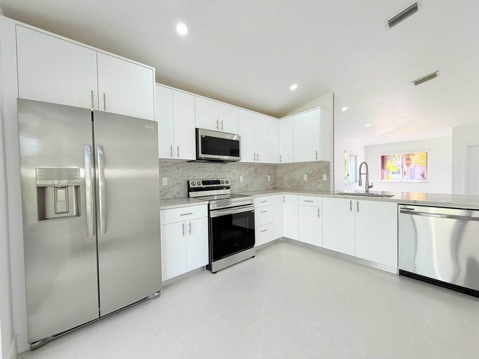 20841 NW 1st Street, Pembroke Pines, FL 33029 Photo