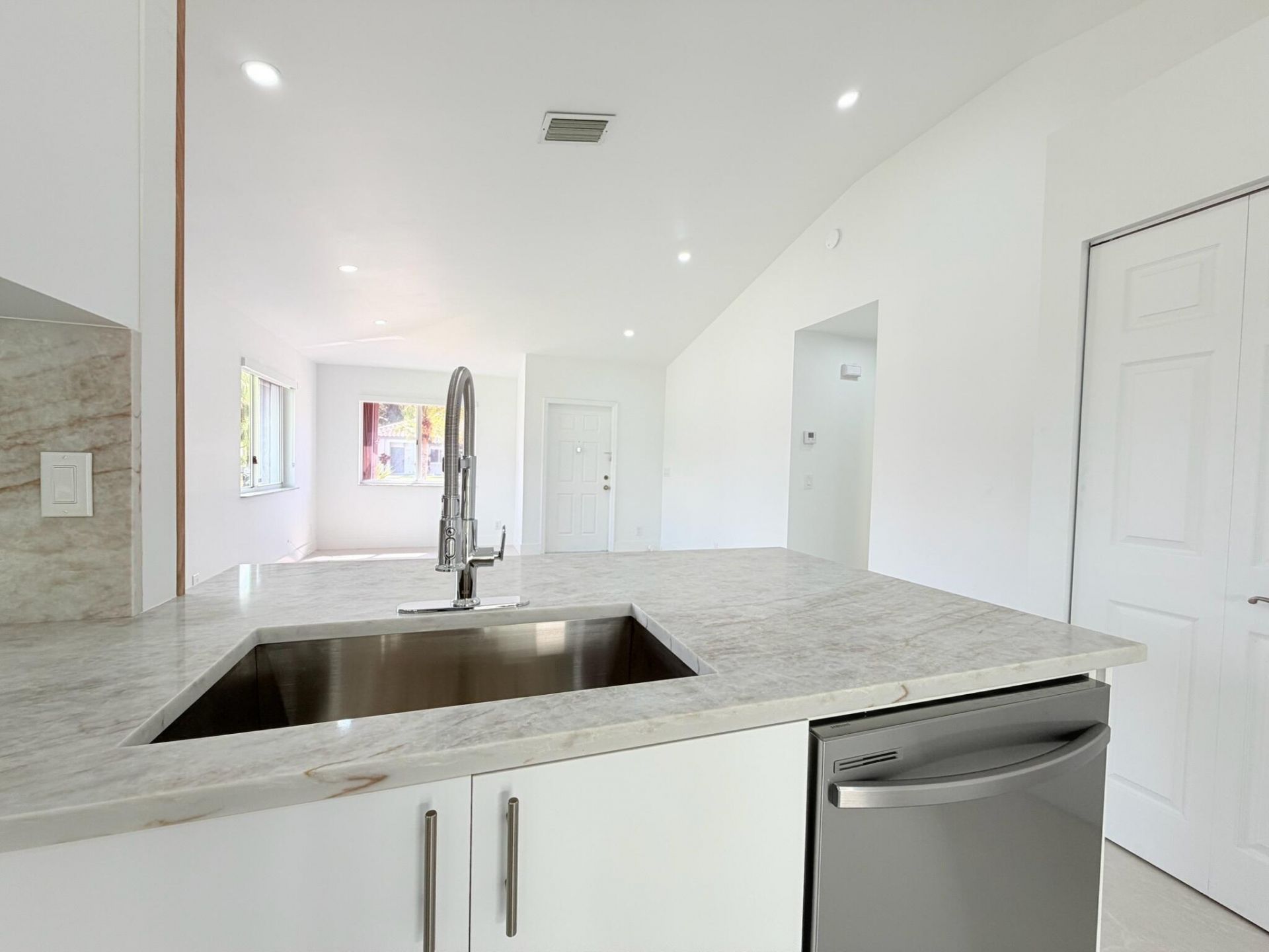 20841 NW 1st Street, Pembroke Pines, FL 33029 Photo