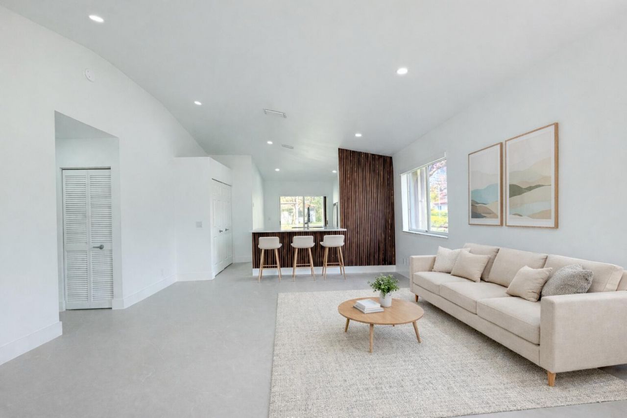 20841 NW 1st Street, Pembroke Pines, FL 33029 Photo